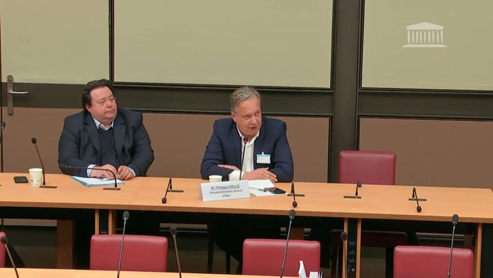 PDG d'Atos nie l'influence des fonds sous serment